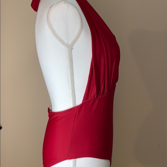 Open back Hollywood style one piece - Picture 5 of 5